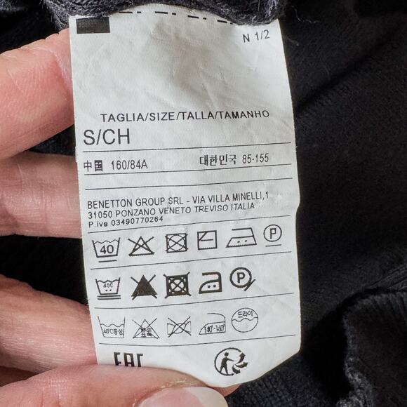 United Colors of Benetton, Solid Black Crew Neck Light Weight Sweater Top, Small - Picture 7 of 9